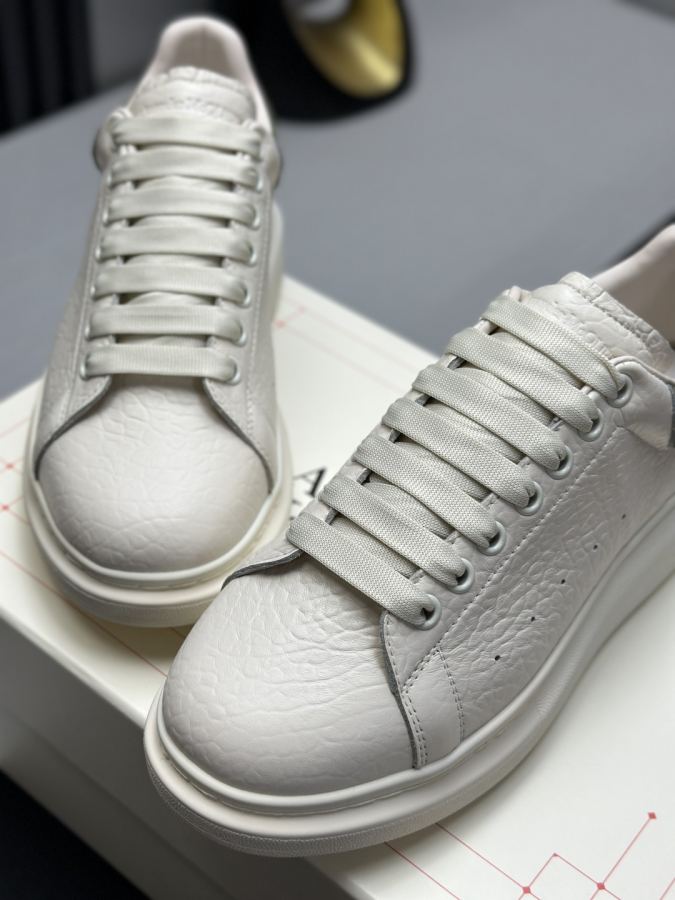 Alexander Mc Queen Women's Shoes Factory ¥ ( Top Version ). Newly upgraded classic Mc Queen white — AAA Quality Replica — photo 5