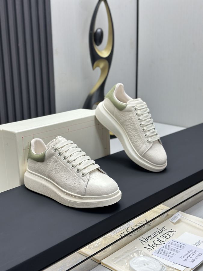Alexander Mc Queen Women's Shoes Factory ¥ ( Top Version ). Newly upgraded classic Mc Queen white — AAA Quality Replica — photo 3
