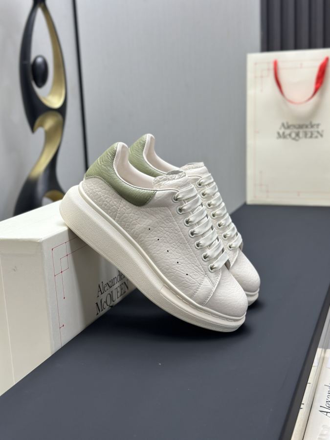 Alexander Mc Queen Women's Shoes Factory ¥ ( Top Version ). Newly upgraded classic Mc Queen white — AAA Quality Replica — photo 4