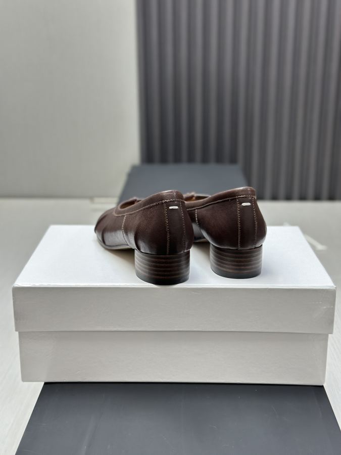 Maison margiela women's shoes Maison Margiela MM6 Tabi — AAA Quality Replica — photo 7