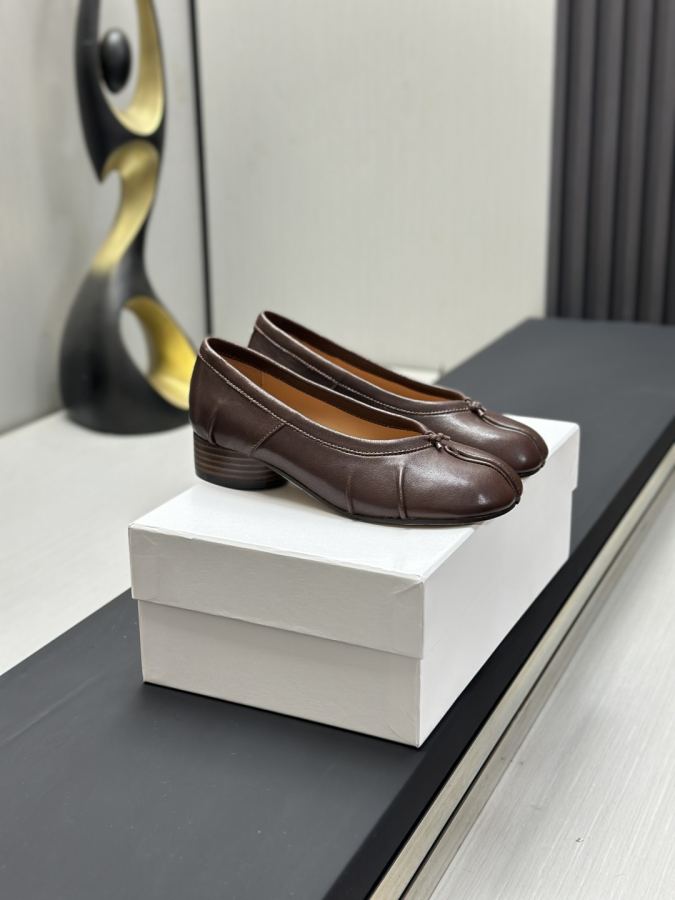 Maison margiela women's shoes Maison Margiela MM6 Tabi — AAA Quality Replica — photo 2