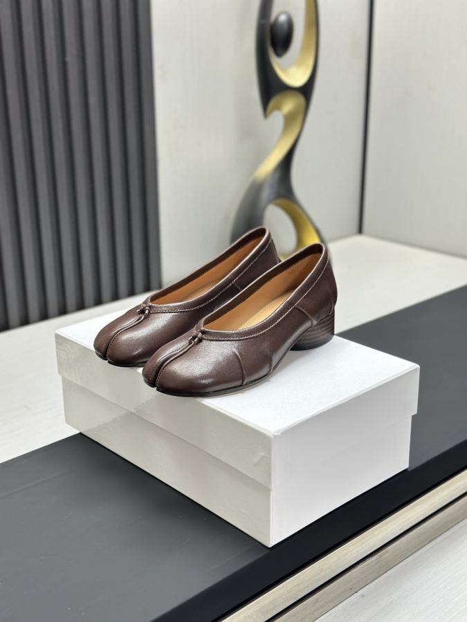 Maison margiela women's shoes Maison Margiela MM6 Tabi — AAA Quality Replica