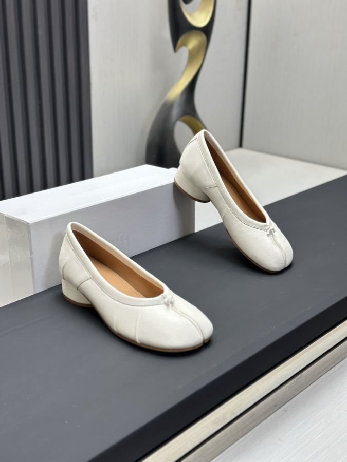 Maison margiela women's shoes Maison Margiela MM6 Tabi — Premium Replica — photo 3