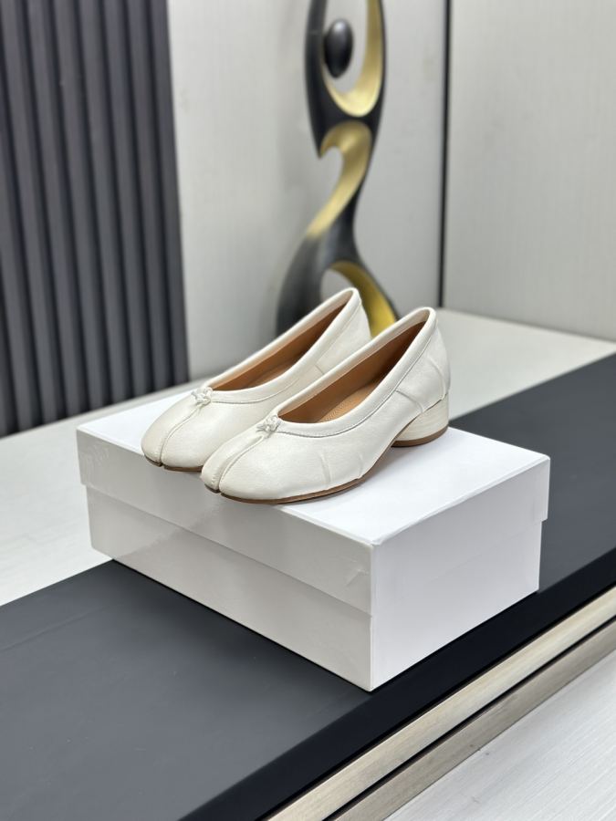 Maison margiela women's shoes Maison Margiela MM6 Tabi — Premium Replica