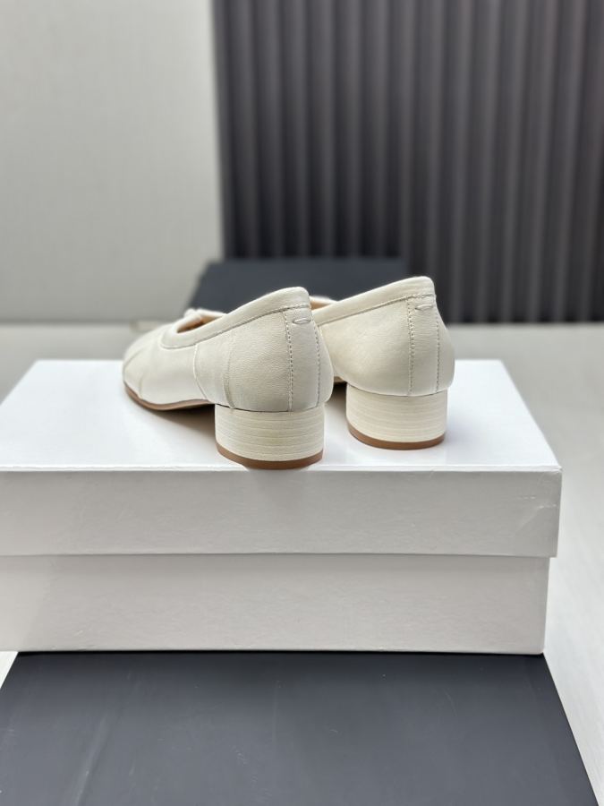 Maison margiela women's shoes Maison Margiela MM6 Tabi — Premium Replica — photo 7