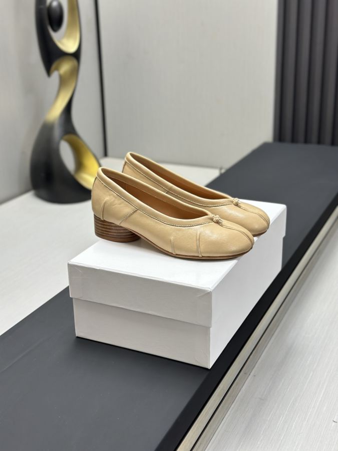 Maison margiela women's shoes Maison Margiela MM6 Tabi — 1:1 Replica — photo 2