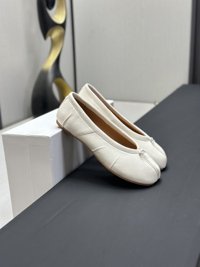 Maison margiela women's shoes Maison Margiela MM6 Tabi — 1:1 Replica For Sale — photo 4