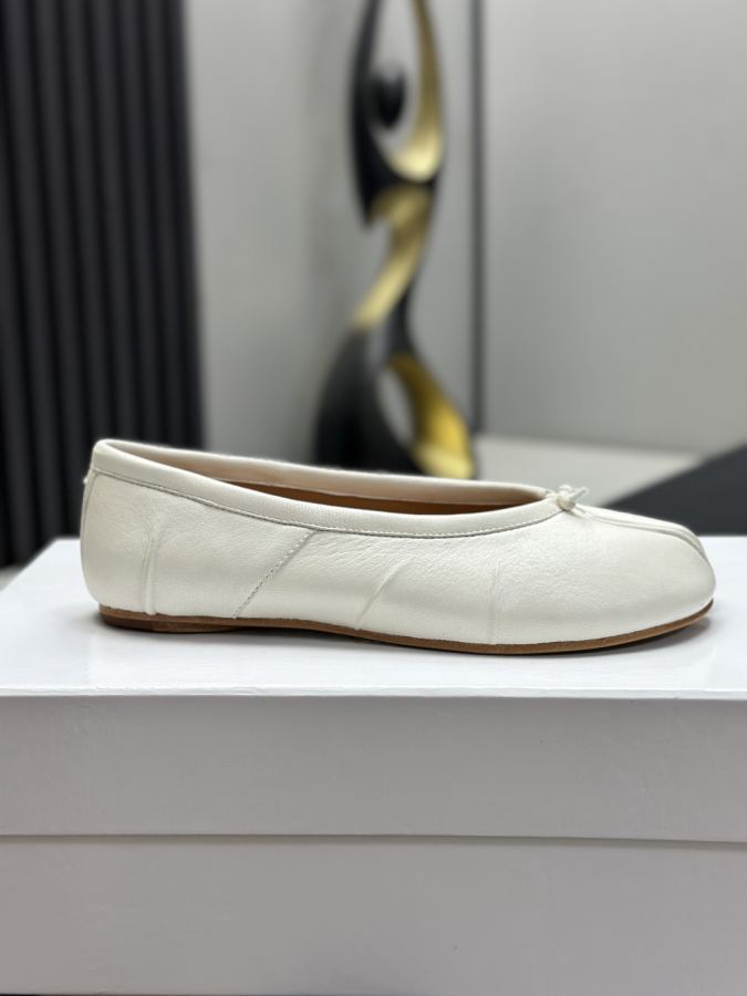Maison margiela women's shoes Maison Margiela MM6 Tabi — 1:1 Replica For Sale — photo 9