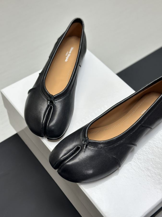 Maison margiela women's shoes Maison Margiela MM6 Tabi — 1:1 Replica For Sale — photo 5