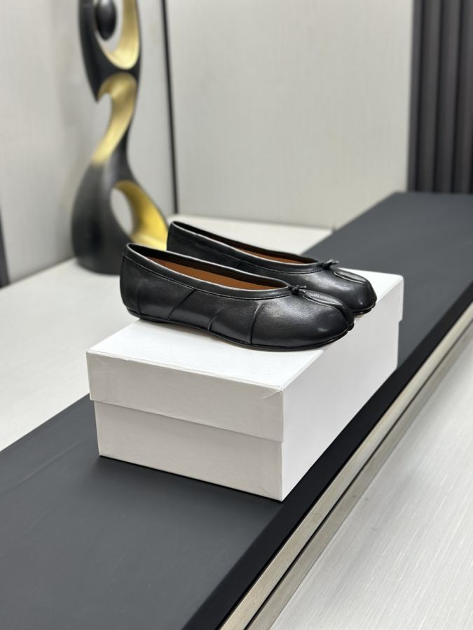 Maison margiela women's shoes Maison Margiela MM6 Tabi — 1:1 Replica For Sale — photo 2