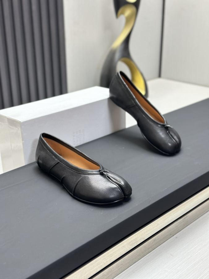 Maison margiela women's shoes Maison Margiela MM6 Tabi — 1:1 Replica For Sale — photo 3