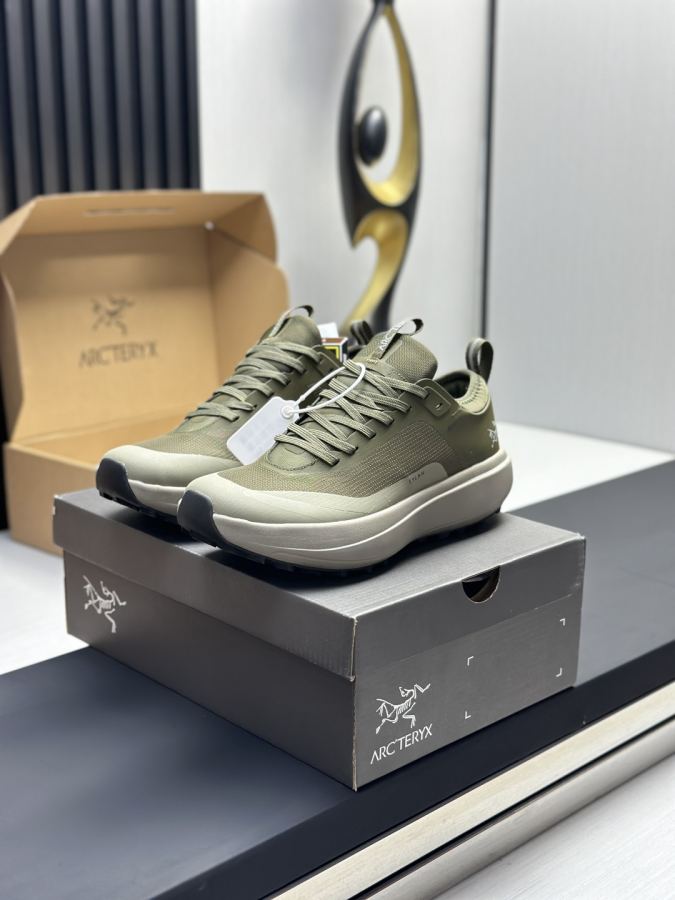 Fendi women's shoes Factory direct sales (men) Arc'teryx casual sports shoes — AAA Quality Replica