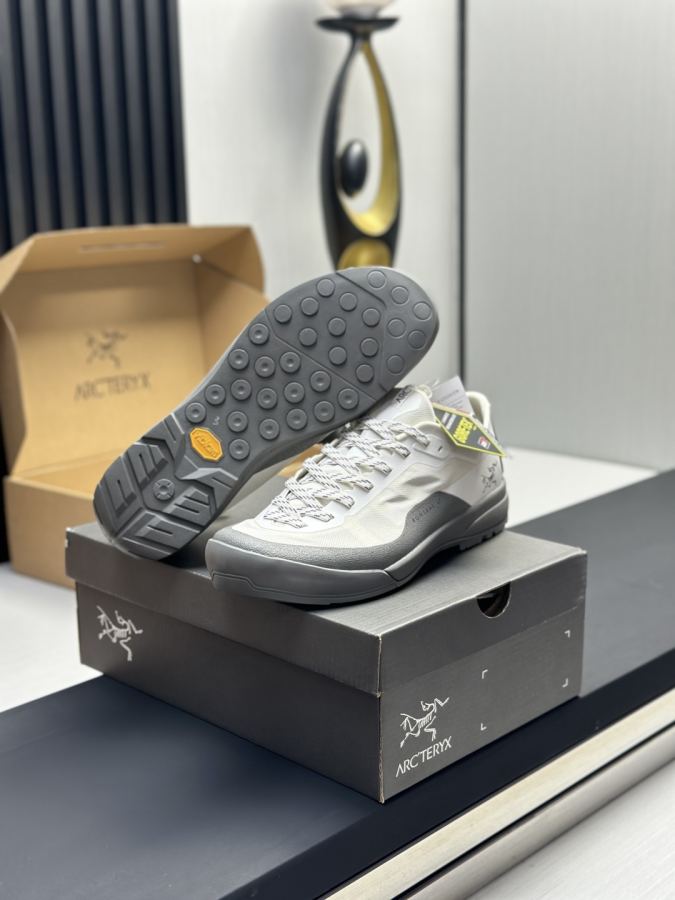 Fendi women's shoes Factory direct sales (men) Arc'teryx casual sports shoes — Premium Replica — photo 6