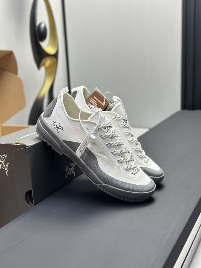 Fendi women's shoes Factory direct sales (men) Arc'teryx casual sports shoes — Premium Replica — photo 4