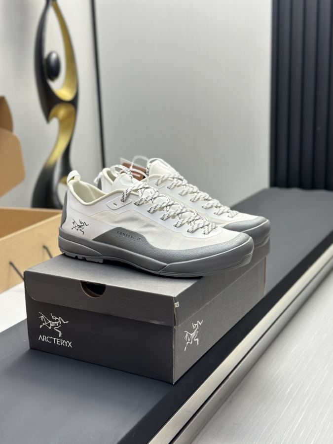 Fendi women's shoes Factory direct sales (men) Arc'teryx casual sports shoes — Premium Replica — photo 2