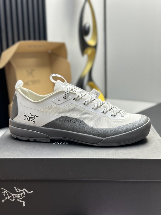 Fendi women's shoes Factory direct sales (men) Arc'teryx casual sports shoes — Premium Replica — photo 8