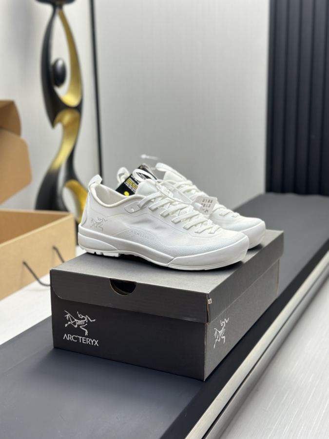 Fendi women's shoes Factory direct sales (men) Arc'teryx casual sports shoes — 1:1 Replica — photo 2