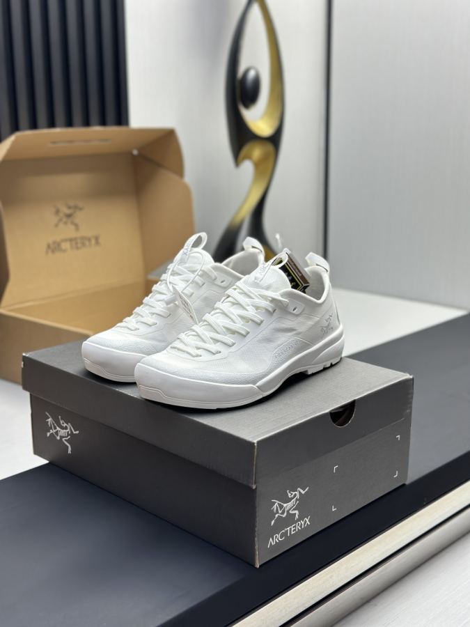 Fendi women's shoes Factory direct sales (men) Arc'teryx casual sports shoes — 1:1 Replica
