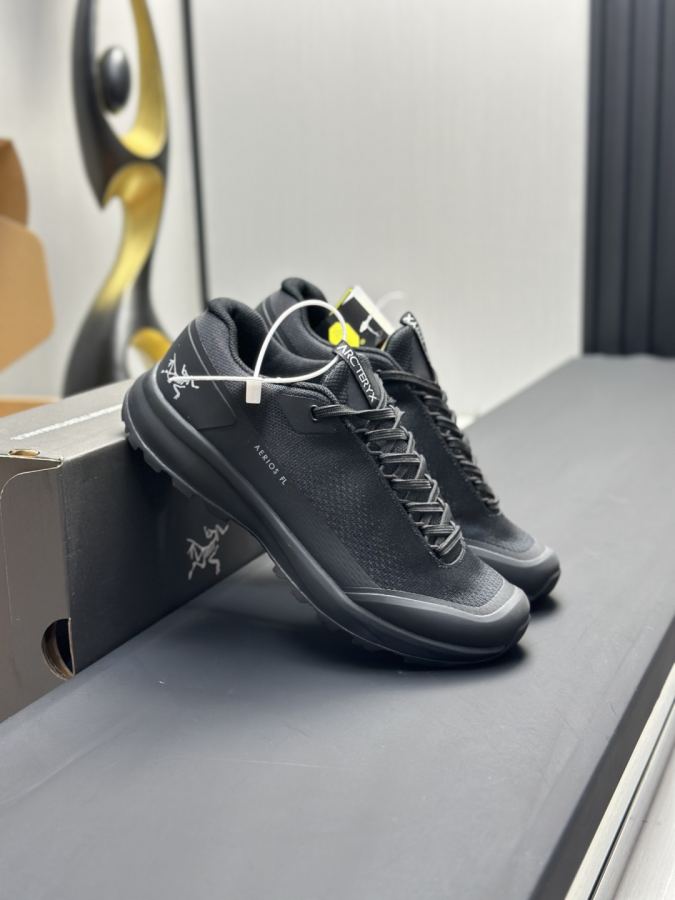 Fendi women's shoes Factory direct sales (men) Arc'teryx casual sports shoes — 1:1 Replica — photo 4