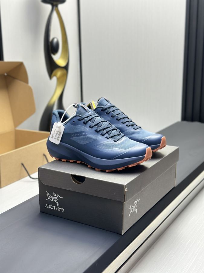 Fendi women's shoes Factory Men's — 1:1 Replica For Sale — photo 2
