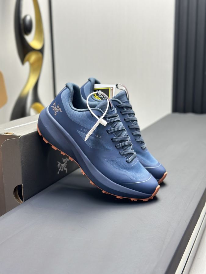 Fendi women's shoes Factory Men's — 1:1 Replica For Sale — photo 4