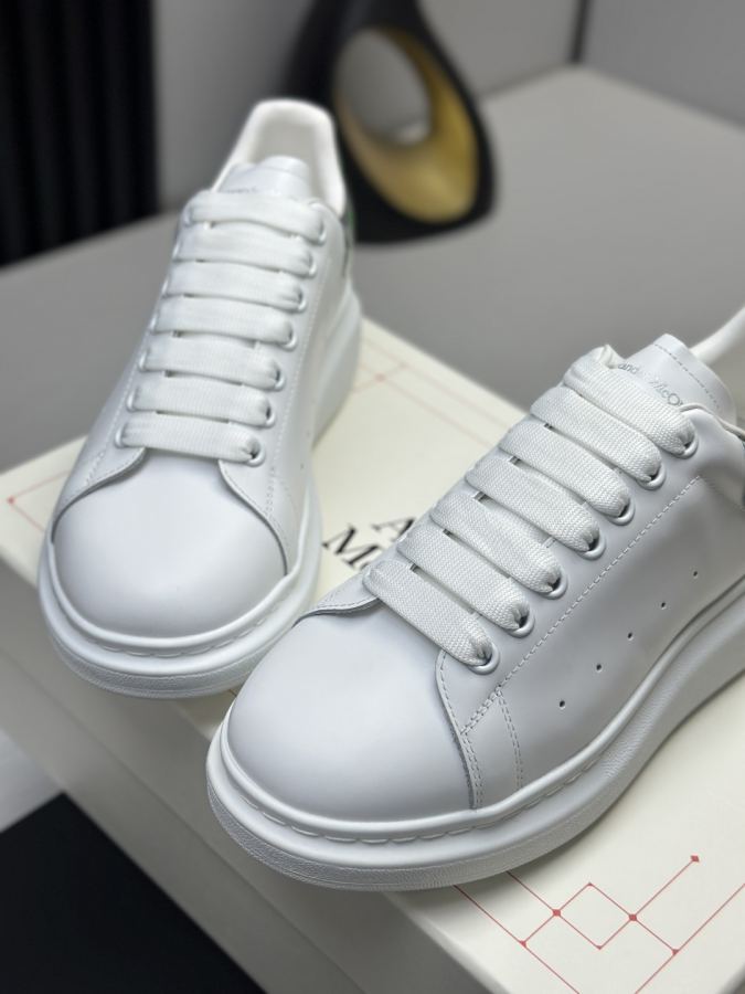 Alexander Mc Queen Women's Shoes Factory ¥ ( Top version ) Newly upgraded classic Mc Queen white — 1:1 Replica — photo 7