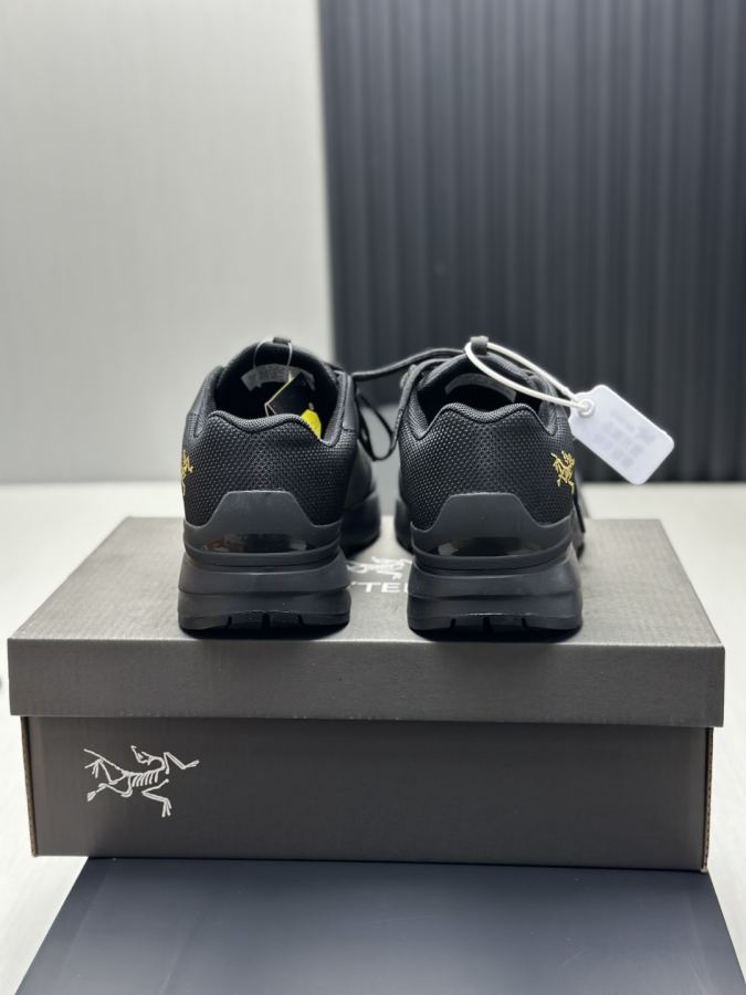 Fendi women's shoes Factory direct sales (men) Arc'teryx casual sports shoes — AAA Quality Replica — photo 7