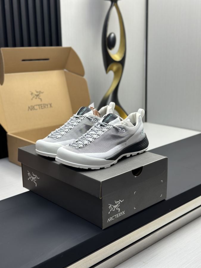 Fendi women's shoes Factory Men's — AAA Quality Replica