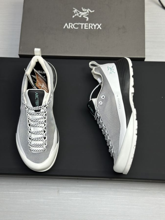 Fendi women's shoes Factory Men's — AAA Quality Replica — photo 8