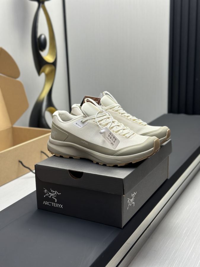 Fendi women's shoes Factory direct sales (couples model) Arc'teryx casual sneakers — AAA Quality Replica — photo 2