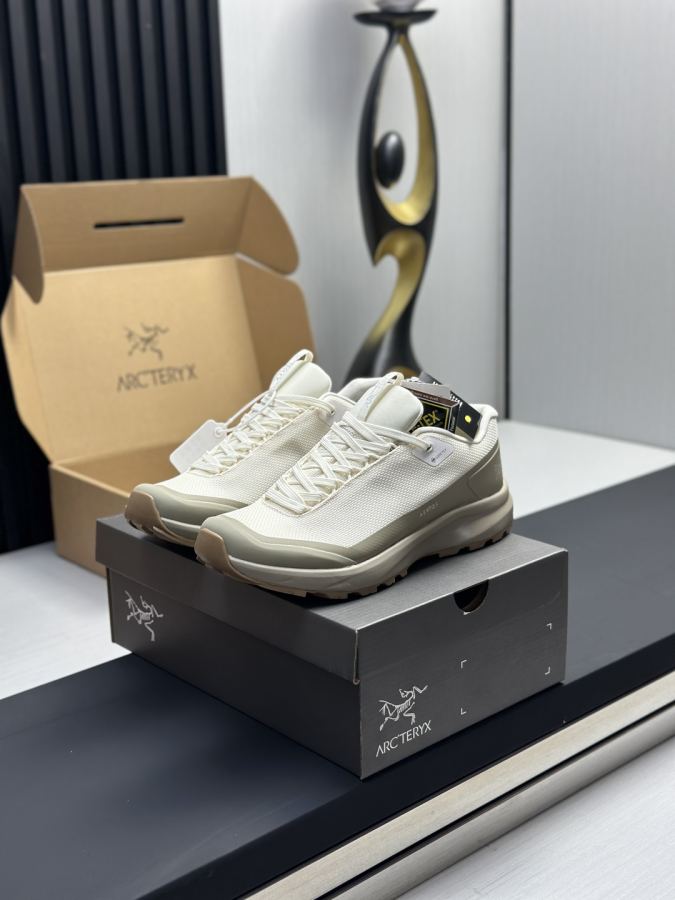 Fendi women's shoes Factory direct sales (couples model) Arc'teryx casual sneakers — AAA Quality Replica