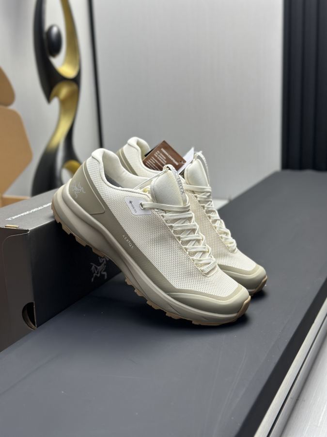 Fendi women's shoes Factory direct sales (couples model) Arc'teryx casual sneakers — AAA Quality Replica — photo 4