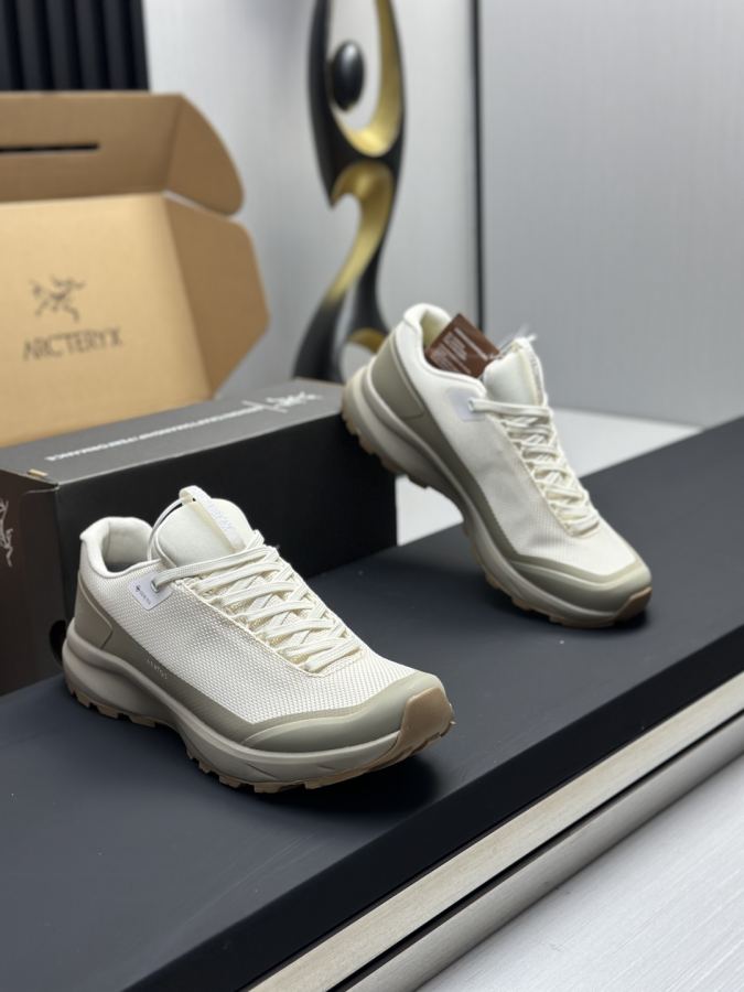 Fendi women's shoes Factory direct sales (couples model) Arc'teryx casual sneakers — AAA Quality Replica — photo 3