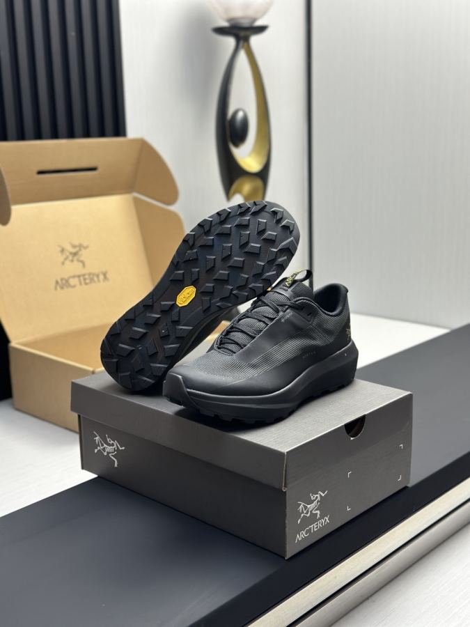 Fendi women's shoes Factory direct sales (men) Arc'teryx casual sports shoes — Premium Replica — photo 6
