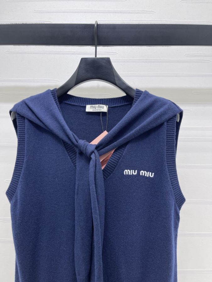 LOEWE Damen Löw*2026 V 3 S-M-L3 — photo 2