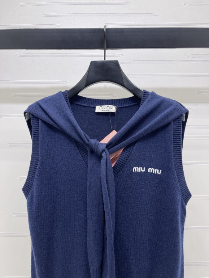 LOEWE Damen Löw*2026 V 3 S-M-L3 — photo 4