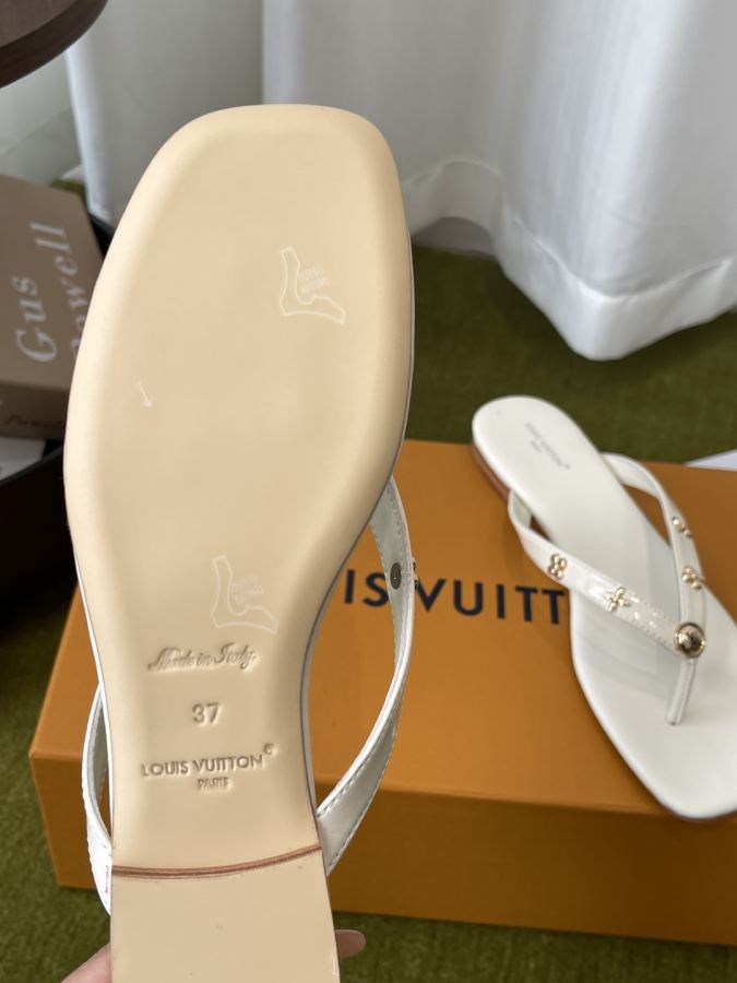 LV women's shoes Louis Vuitton 26ss new arrival New — 1:1 Replica For Sale — photo 5