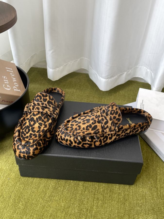 YSL women's shoes Saint Laurent 1:1:1 — photo 9