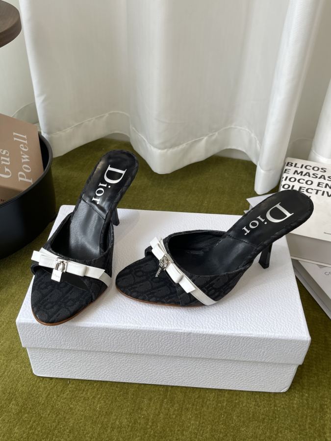 Dior women's shoes Dior 2026ss New Keychain — 1:1 Replica For Sale — photo 9