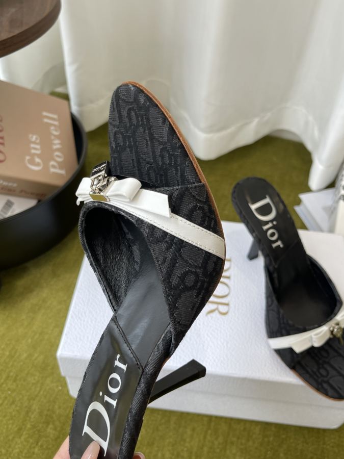 Dior women's shoes Dior 2026ss New Keychain — 1:1 Replica For Sale — photo 6