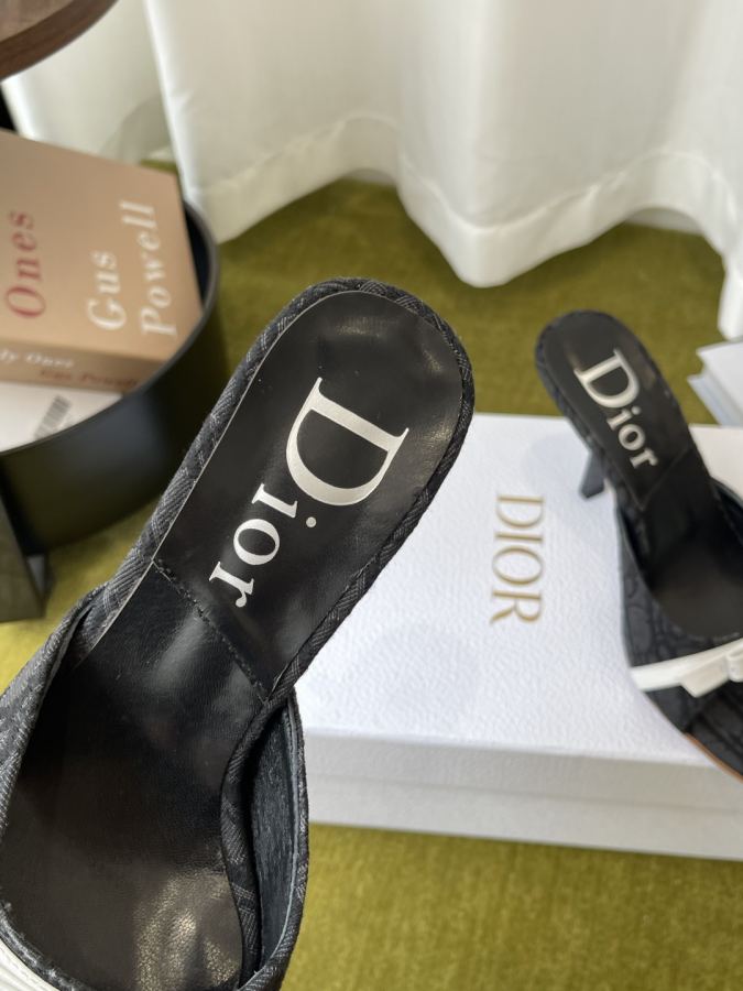 Dior women's shoes Dior 2026ss New Keychain — 1:1 Replica For Sale — photo 4