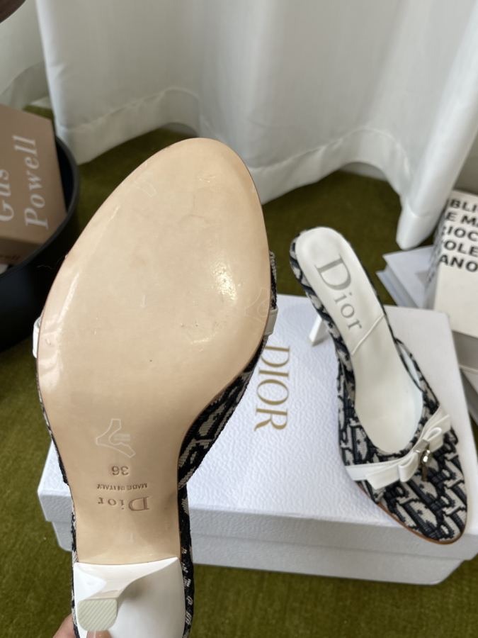 Dior women's shoes Dior 2026ss New Keychain — Premium Replica — photo 5