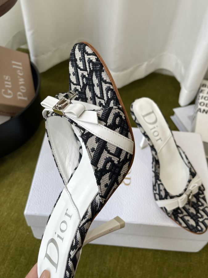 Dior women's shoes Dior 2026ss New Keychain — Premium Replica — photo 6