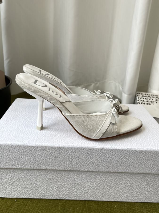 Dior women's shoes Dior 2026ss New Keychain — 1:1 Replica — photo 2
