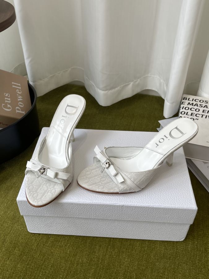 Dior women's shoes Dior 2026ss New Keychain — 1:1 Replica — photo 9