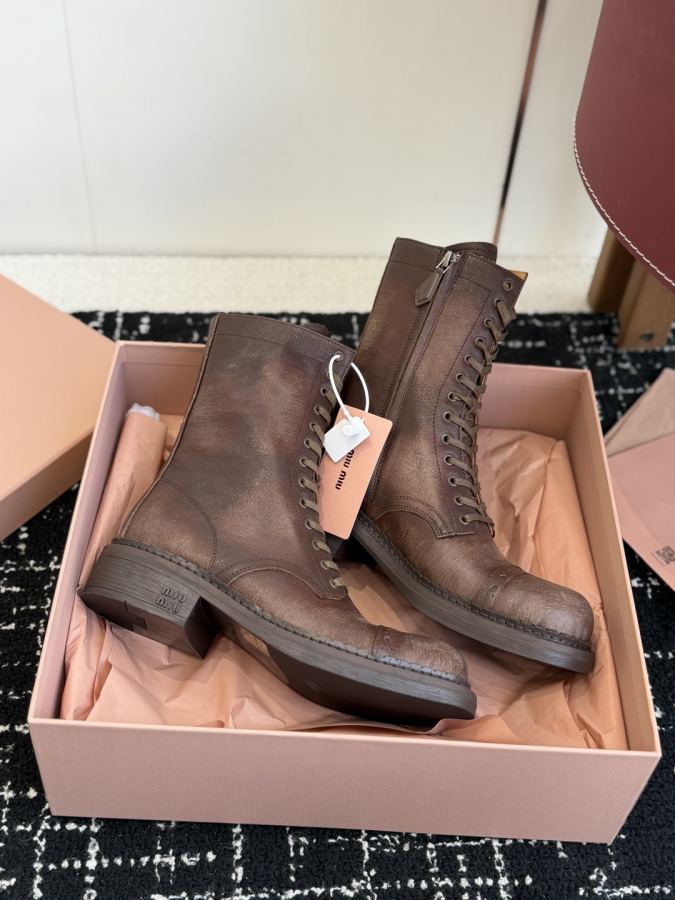 Miumiu women's shoes Dongguan purchasing agent short high boots 590 — Premium Replica — photo 4