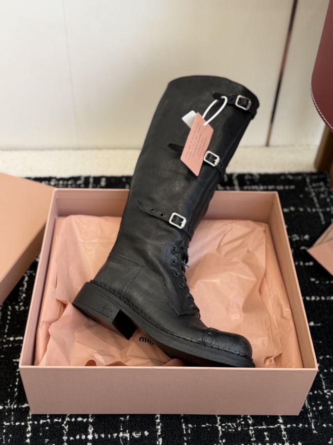 Miumiu women's shoes Dongguan purchasing agent short high boots 590 — Premium Replica — photo 7