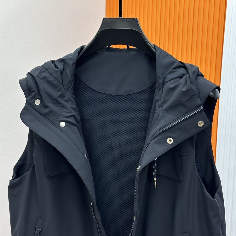 Dior men Dior's latest 2026 hooded design men's casual vest jacket — 1:1 Replica — photo 5