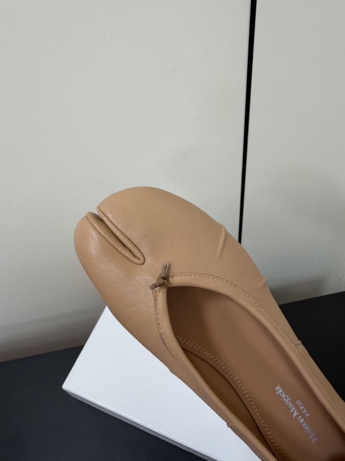 Maison margiela women's shoes Maison margiela MM6 tabi — AAA Quality Replica — photo 6
