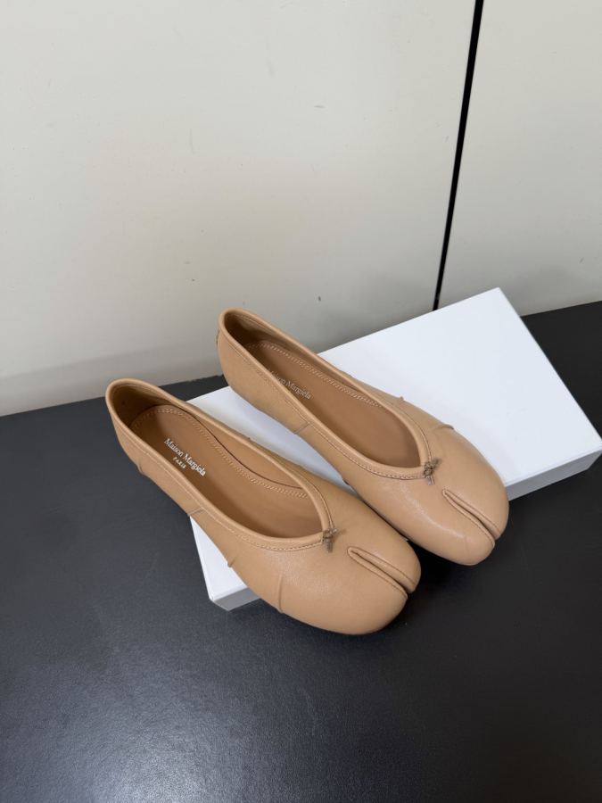 Maison margiela women's shoes Maison margiela MM6 tabi — AAA Quality Replica — photo 2